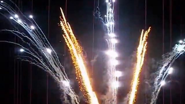 Салют в честь дня города Волжского смотреть онлайн