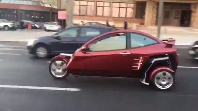 Трёхколёсный автомобиль. смотреть онлайн