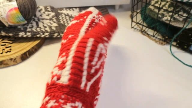 Варежки крючком в мозаичной технике. Персонажи из плюша и полухлопка крючком. смотреть онлайн