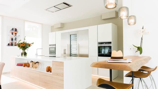 Марбелья, Nueva Andalucia, вилла с панорамным видом на море, горы и гольф поле в Испании смотреть онлайн