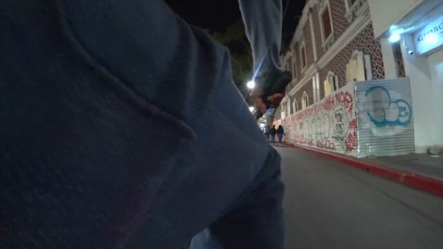 Compre el TELEFONO MAS PEQUEÑO DEL MUNDO Y SE LO MUESTRO AL CREW смотреть онлайн