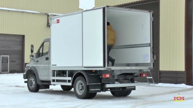 Газон Next изотермический фургон