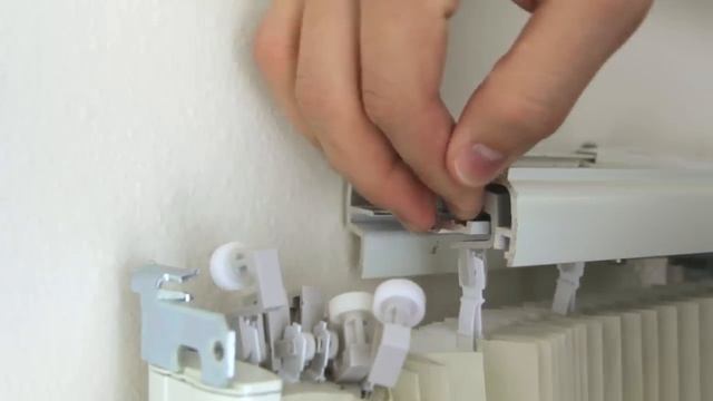 How to Remove and Replace a Hunter Douglas Vertiglide Vertical Honeycomb Shade смотреть онлайн