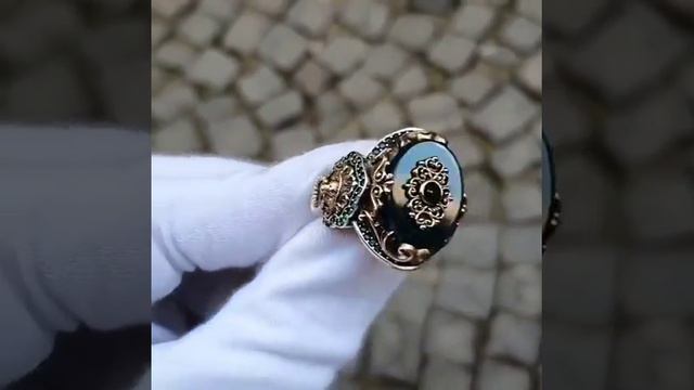Необыкновенная серебряная печатка с зеленым агатом ручной работы с гравировкой льва смотреть онлайн