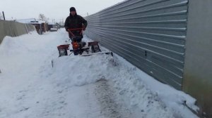Уборка снега мотоблоком Forza mk 80f с самодельной лопатой-отвалом.
