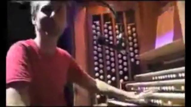 Matthew Bellamy playing Organ (BACKSTAGE) смотреть онлайн