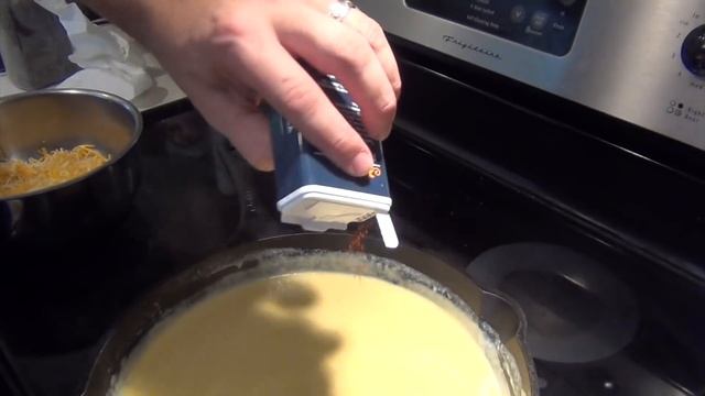 Crockpot Mac and Cheese: Slow Cooker Macaroni and Cheese Recipe (Homemade) смотреть онлайн
