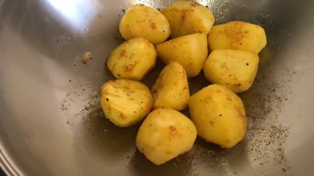 Хрустящая картошка с митболами. Қазақша рецепт смотреть онлайн