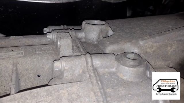 VW Crafter 2.0 TDI Manual Gearbox Oil & Rear Differential Diff Oil Change смотреть онлайн