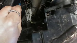 Nissan Bassara. Не работает ближний свет в правой фаре.