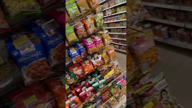 Снеки, фисташки и закуски к пиву, быстрорастворимые супы в магазине 7/11