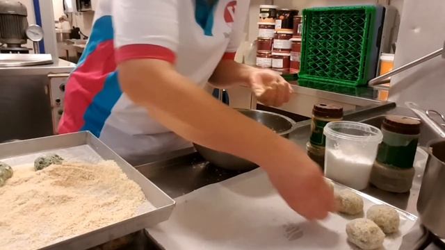 готовлю для пуздриков, гости дорогие смотреть онлайн