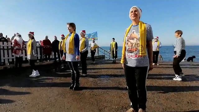 #ЗАПЛЫВ ДЕДОВ МОРОЗОВ. ПРАЗДНИК #МОРЖЕЙ РОССИИ. ГДЕ МОРЕ? САША В АНАПЕ. смотреть онлайн