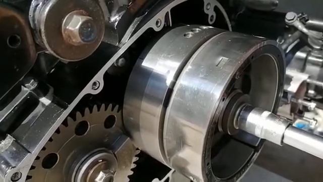 Кавасаки вулкан VN 1500 1996 г. Как выставить фазы газораспределения по меткам 1-й и 2-й цилиндры. смотреть онлайн