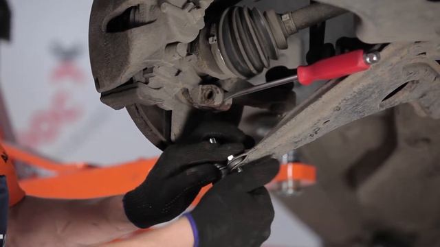 Как се сменят сферична опора на OPEL ASTRA H урок | Autodoc смотреть онлайн