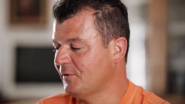 Elle est prête à tout pour perdre ses 35 kilos en trop смотреть онлайн