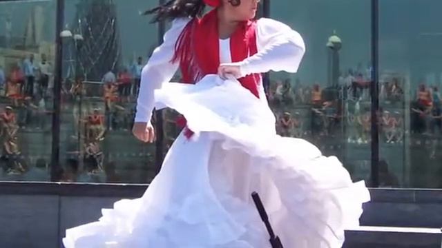 Flamenco Moments: Community And Celebrity Flamenco