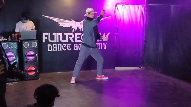 Rahul Singh Pop Showcase - ROBOT music | Freestyle Animation & Popping | Future Dance Competition смотреть онлайн