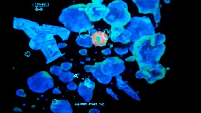 Asteroids Deluxe arcade game by ATARI (1981). смотреть онлайн
