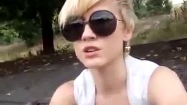 Умная девушка хочет отсосать! смотреть онлайн