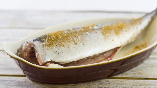 Всего 3 ингредиента, а такая вкуснятина! Рыба под маринадом из моркови и лука, запеченная в духовке смотреть онлайн