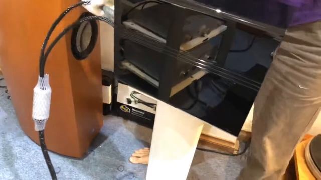 Khui thùng loa Elac BS 312 - Loa sx tại Đức смотреть онлайн