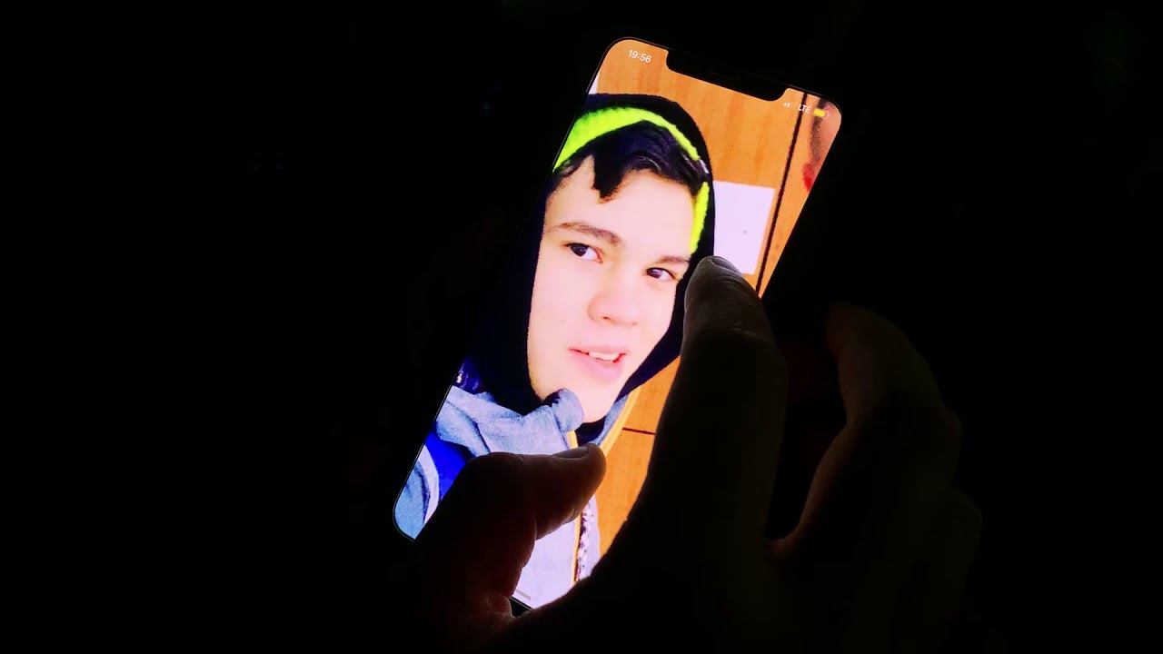 Барыга продает КРЕДИТНЫЕ айфоны - в чем ОПАСНОСТЬ?! смотреть онлайн