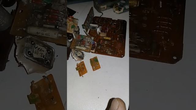Находки возле заброшенной воинской части !!! смотреть онлайн