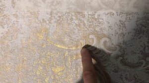 Как поклеить обои  в деревянном доме, на неровные стены.