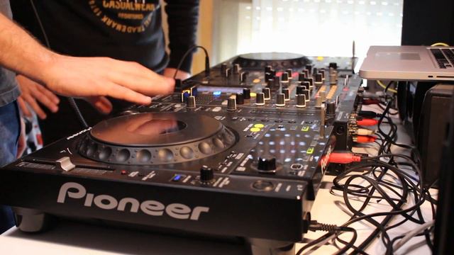 #1 Best of [FUTURE HOUSE - EDM] SESSION MIX 2017 [ Pioneer DJM 2000 + CDJ 850] by Delool смотреть онлайн