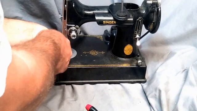 How To Install Needle Clamp on Vintage Singer 221 Featherweight Sewing Machine смотреть онлайн