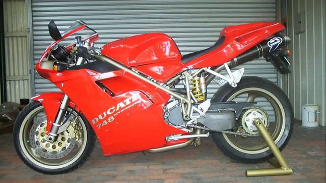 Ducati 748 R