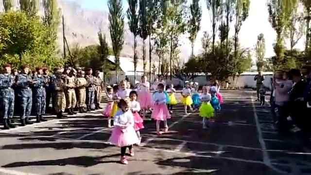 День открытых дверей в военной части 718 танцевальная группа "Жарык" танец дореми смотреть онлайн