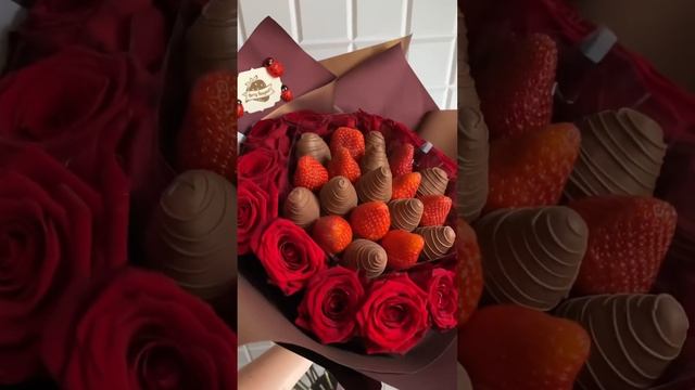 Букет из клубники и красных роз с клубникой в шоколаде ??❤️ смотреть онлайн