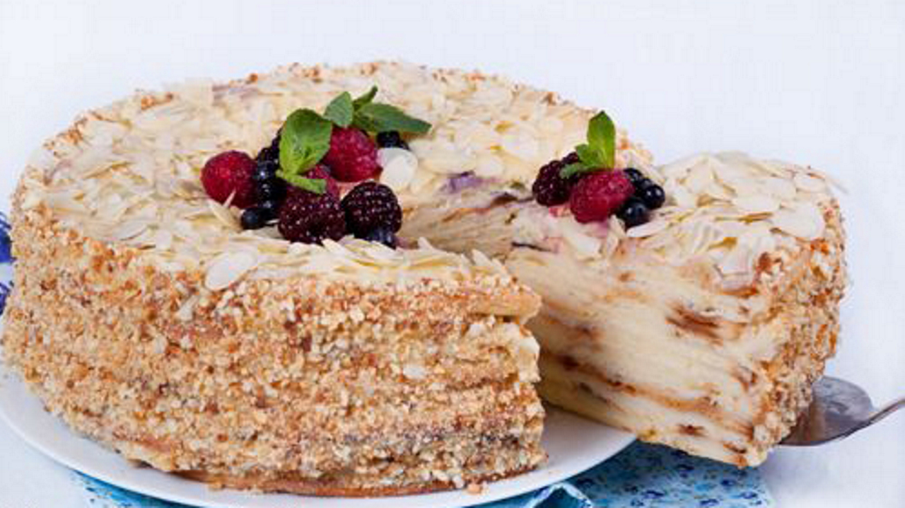 ТВОРОЖЕННЫЙ НАПОЛЕОН С ЗАВАРНЫМ КРЕМОМ смотреть онлайн