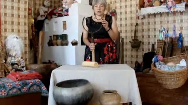 Из истории одного экспоната "Ухват".Видеоэкскурсии по выставочному залу МКУК ЦНКиР смотреть онлайн