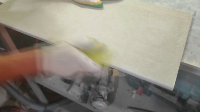 Как закруглить плитку только БОЛГАРКОЙ. Ступени из плитки своими руками! смотреть онлайн