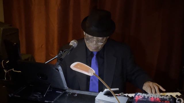 Blue Moon - Tina Schaffer, Richard Ihara, Rob Fleming смотреть онлайн