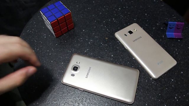 Обзор смартфонов Samsung Galaxy J5 и J7 (2016). "J" is for "Joy"? смотреть онлайн