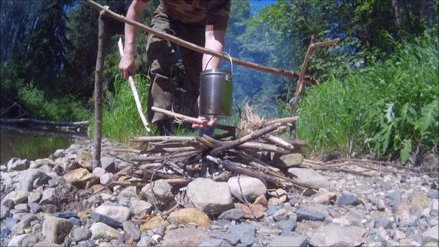 Небольшой поход на лесную речку. смотреть онлайн