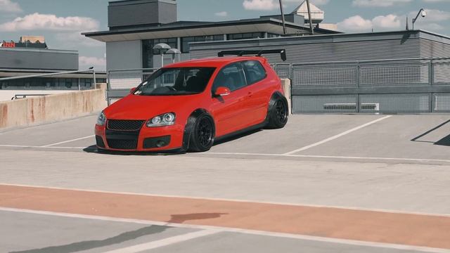 VW Golf Mk5 on Air Suspension - #LifeOnAir смотреть онлайн