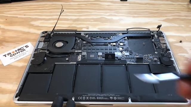 15" MacBook Pro Retina A1398 Disassembly - Quick Take Apart 15" MacBook Pro A1398 and tear down смотреть онлайн