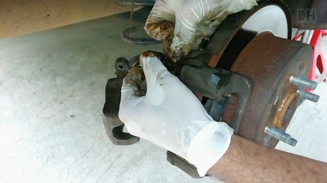 Fix Wheel End Rattling Noise | Clunking noise over rough roads | Easy brake service смотреть онлайн