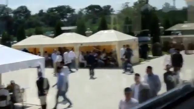 Универсальный мюрид всегда должен был трансфорабельным и готовым на любое время в зикар и молитве. смотреть онлайн