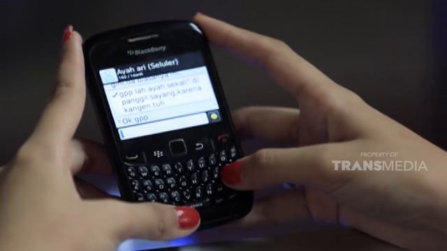 Karena jauh akhirnya wanita ini memilih selingkuh dan menimbulkan kecurigaan | HARTA TAHTA WANITA смотреть онлайн