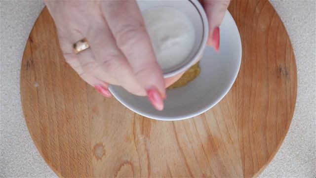 ВЫ ЗАБУДЕТЕ ПРО МОРЩИНЫ И ДРЯБЛОСТЬ после МАСКИ СО СМЕТАНОЙ! смотреть онлайн