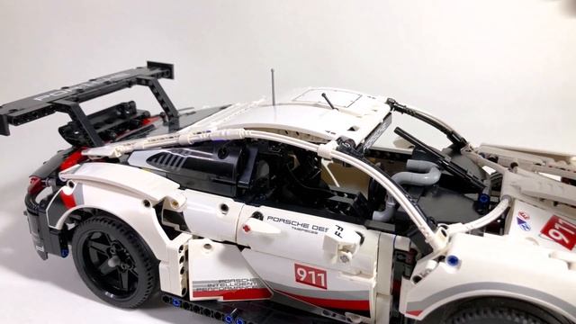 Zmotoryzowanie Lego Technic 42096 Porsche 911 RSR смотреть онлайн
