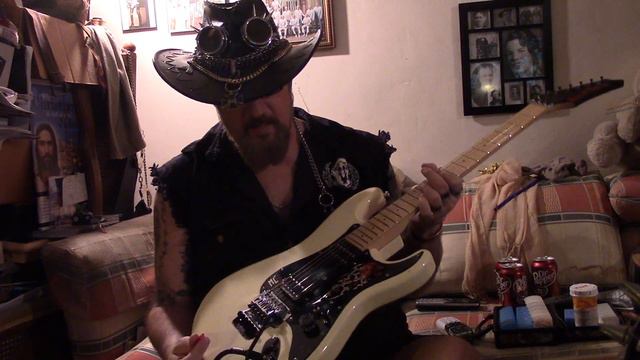 Michael Dee and my Ibanez super Strat breaking a string and switching......... смотреть онлайн