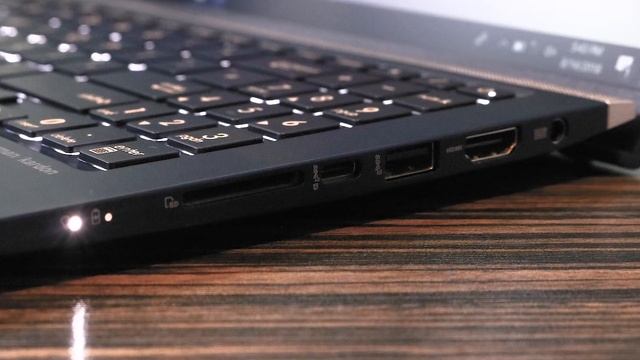 ASUS Zenbook 13, 14, 15 Hands-on: Tiny as tiny can be! смотреть онлайн