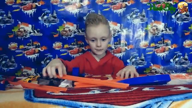 розпаковка обзор супер крутого трека review Cars 3 TRACK RACER CARS смотреть онлайн